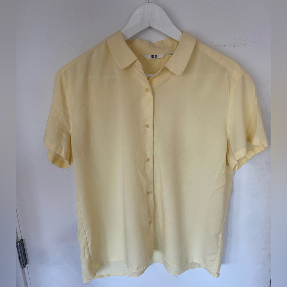 Uniqlo Light Yellow Women's Button Down Shirt